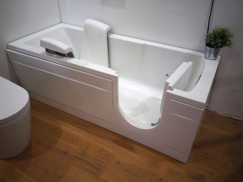 Elegant Double Ended Tub